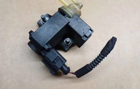 Audi Q5 SQ5 Turbo solenoid valve 8K0906627 4010835A 06787