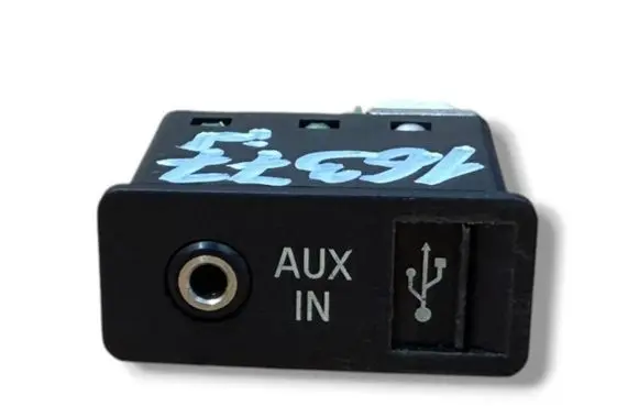 BMW X5 E70 AUX in-socket connector 9129652 61319129652