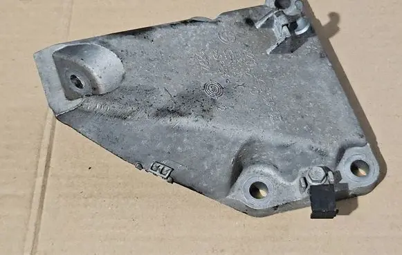 BMW X3 E83 Engine mounting bracket 3415179 6892 138074