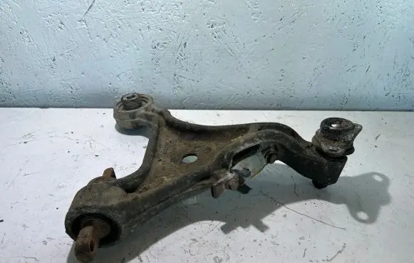 Volvo V70 Front lower control arm/wishbone