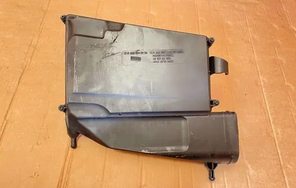 Mercedes-Benz CLK A209 C209 Air filter box A6420901801