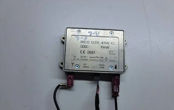 Audi A6 S6 C6 4F Antenna control unit 8E0035456C 09104112
