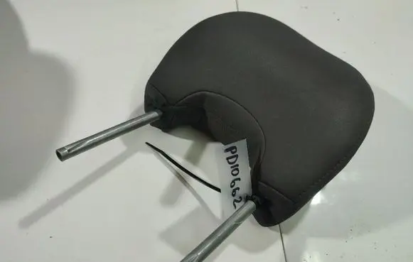 Volvo V50 Front seat headrest 
