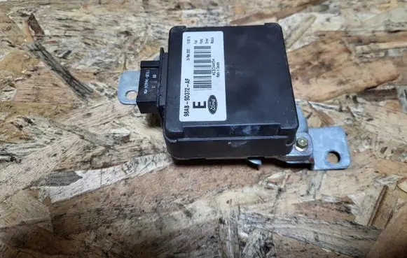 Ford Focus Fuel injection pump control unit/module 98AB9D372AF
