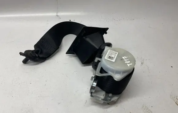 Ford Mustang VI Rear seatbelt FR3B76611B68