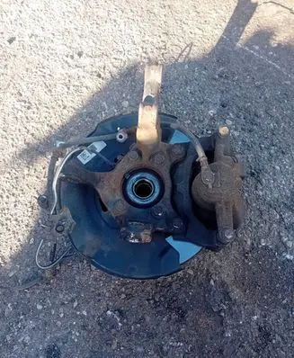 Toyota Avensis T270 Front wheel hub