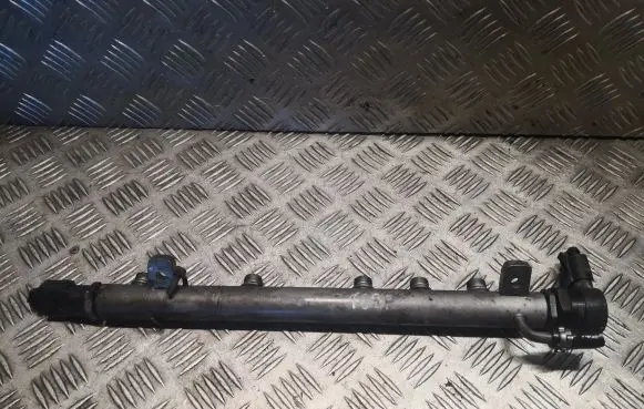 Mercedes-Benz A W169 Fuel main line pipe 6400701295 6110780449
