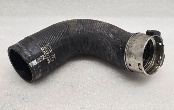 Volvo XC90 Intercooler hose/pipe 31370094
