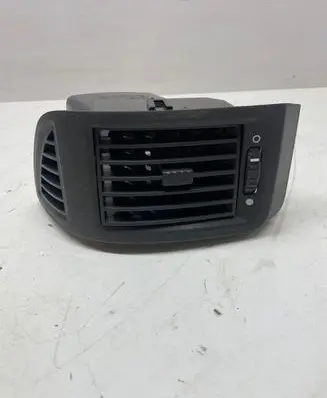 Fiat Ducato Dash center air vent grill 385812 C391 ST43582