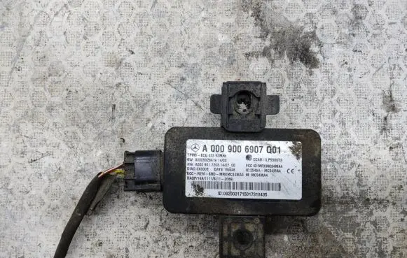 Mercedes-Benz C W205 Tire pressure control unit A0009006907 A0009006