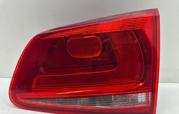 Volkswagen Touareg II Tailgate rear/tail lights 7P6945094C