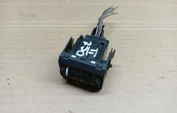 Skoda Octavia Mk2 (1Z) Headlight level height control switch 1Z0941333