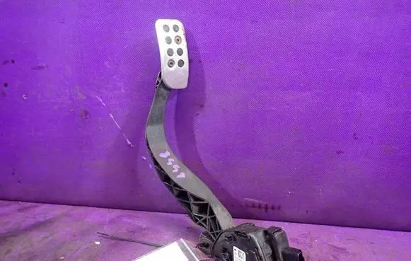 Peugeot 1007 Accelerator throttle pedal 9680459780