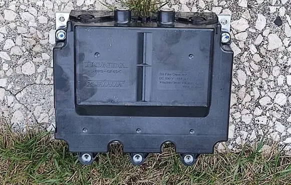 Voltage converter inverter