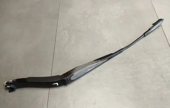 Mercedes-Benz ML W164 Front wiper blade arm A1648200540