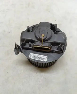 Renault Clio III Heater fan/blower GMVB85CH N106819S
