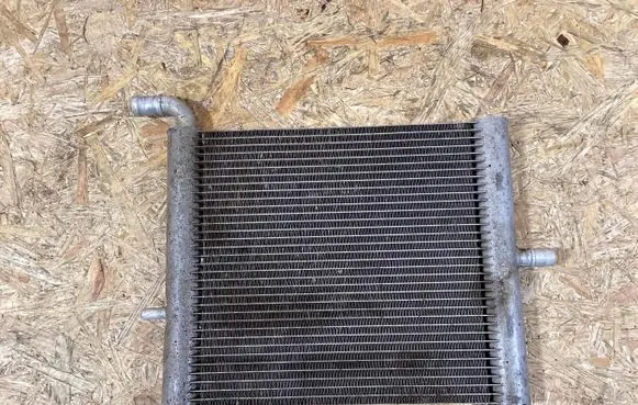 Land Rover Discovery 5 Intercooler radiator FPLA8D048AA LR062670