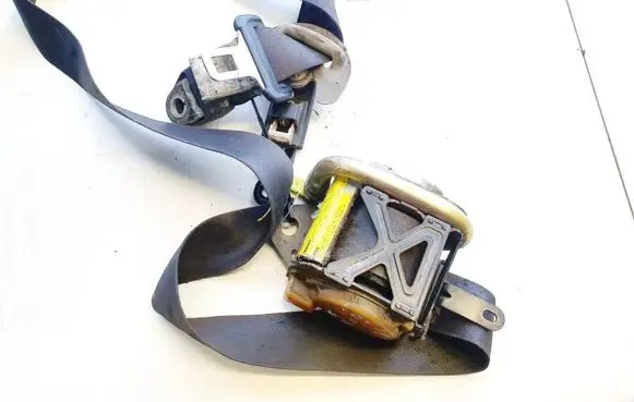 Toyota Avensis Verso Front seatbelt xf182323l xf-182323l