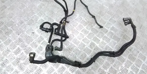 Volvo C30 Fuel injector supply line/pipe 