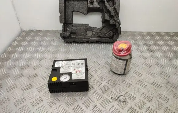 Mini One - Cooper Coupe R56 Tool box 6795816 6792688