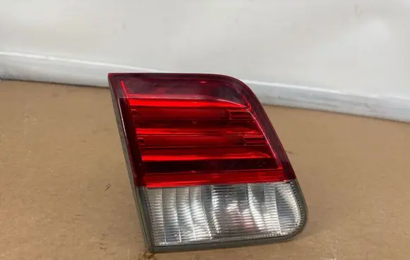 Toyota Avensis T270 Tailgate rear/tail lights 15478 B1Y02 0530