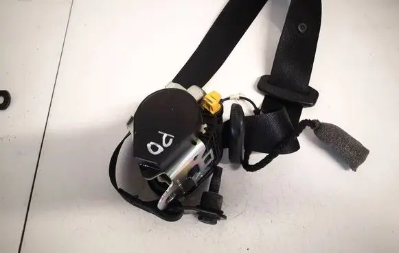 Mercedes-Benz A W169 Front seatbelt 6047613b