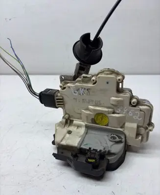 Audi A6 S6 C6 4F Rear door lock 4F0839015
