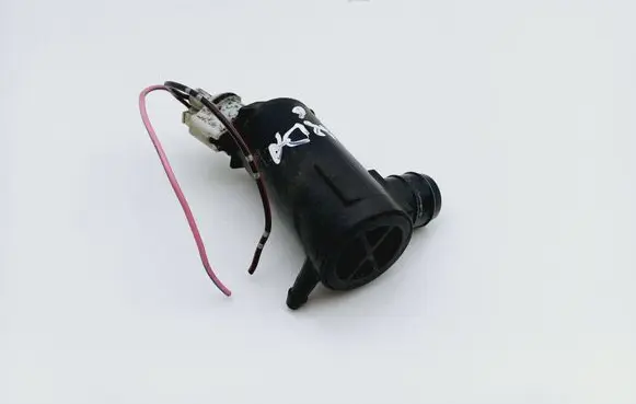 Mazda 6 Windscreen/windshield washer pump 8603101970