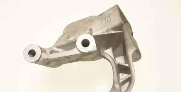 Volvo XC90 Engine mounting bracket 31430490
