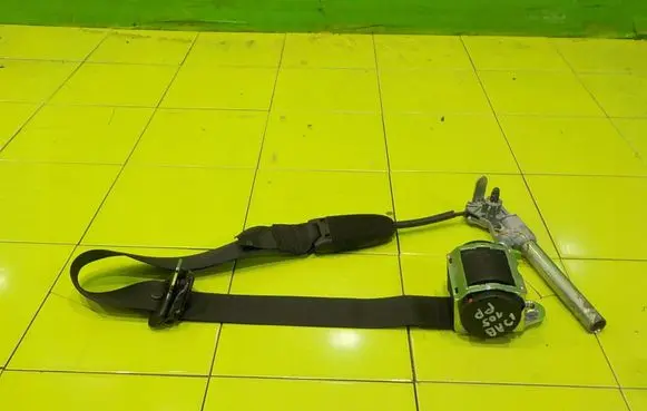 Opel Corsa D Front seatbelt NAPINACZEM BEZPIECZENSTWA