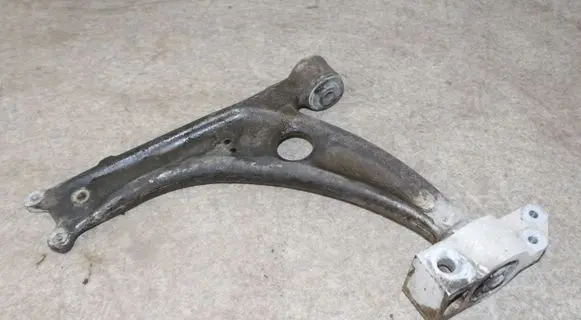 Volkswagen PASSAT B6 Front lower control arm/wishbone 3C0407153B