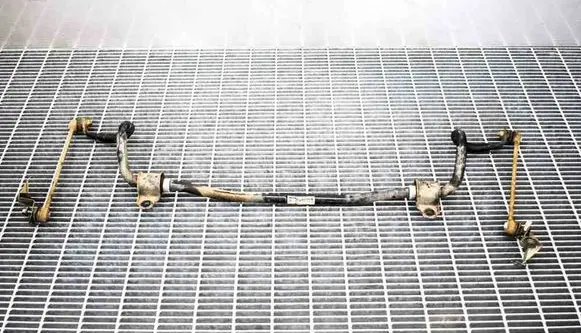 Volvo XC60 Front anti-roll bar/sway bar 31340516