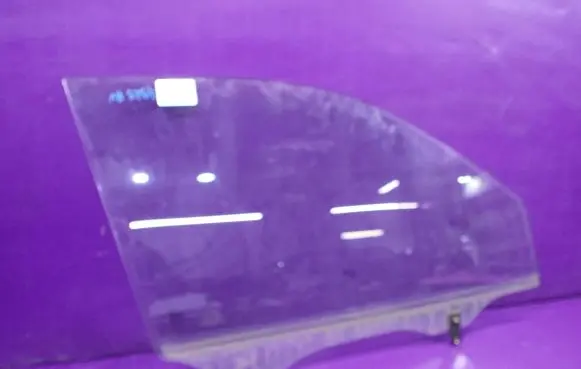 Hyundai Tucson JM Front door window glass four-door