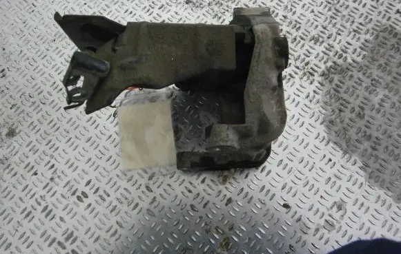 Renault Thalia I Power steering pump mounting bracket 8200040081