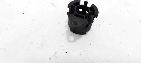 Volvo V50 Radiator mount bracket 30639749