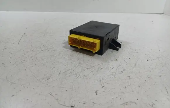 BMW 5 E34 Immobilizer control unit/module 61358363830