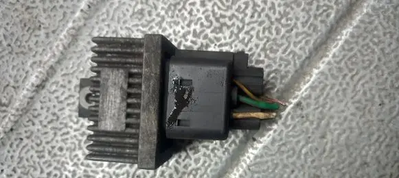 Volvo S40, V40 Glow plug pre-heat relay