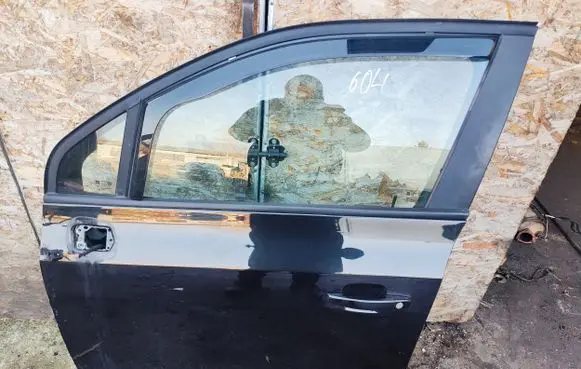 Chevrolet Orlando Front door