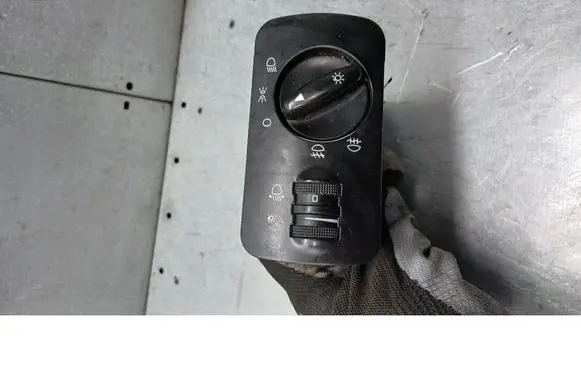 Seat Leon (1M) Other switches/knobs/shifts 1M1941531