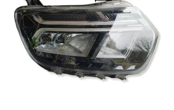 Dacia Duster II Headlight/headlamp 260109550R 260106134R