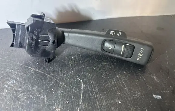 Volvo V70 Wiper control stalk 17D770