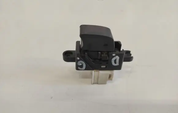 Nissan X-Trail T30 Electric window control switch