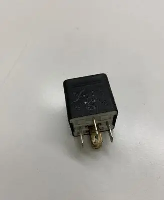 Ford Mondeo Mk III Other relay 14B192AA F0AB14B192AA