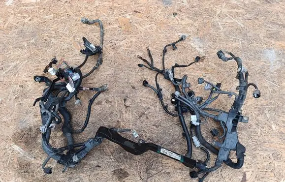 Toyota Avensis T270 Engine installation wiring loom 8212105B90 8281702380
