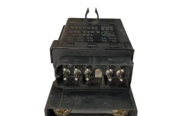Glow plug pre-heat relay