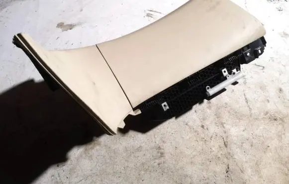 Mercedes-Benz E W211 Glove box t0013770