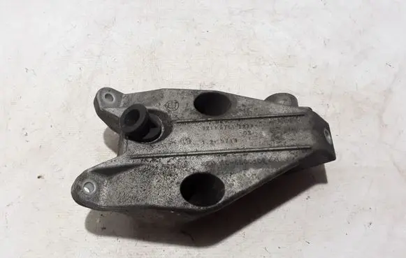BMW 5 F10 F11 Engine mounting bracket 6781227