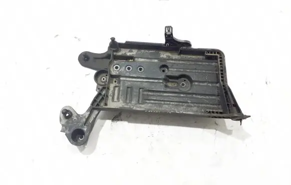 Volkswagen PASSAT B8 Battery bracket 5Q0915321H