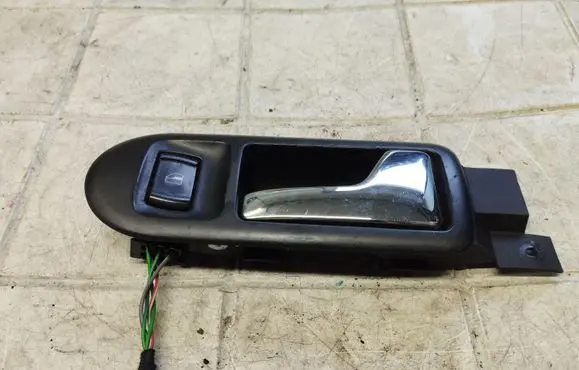 Volkswagen PASSAT B5 Front door interior handle 3B1837114