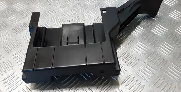 Chevrolet Captiva Engine control unit holder 